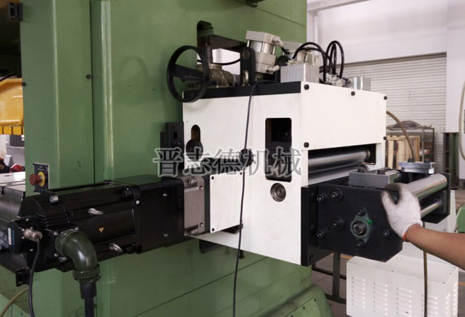 高速厚板NC送料機 高速厚板NC送料機