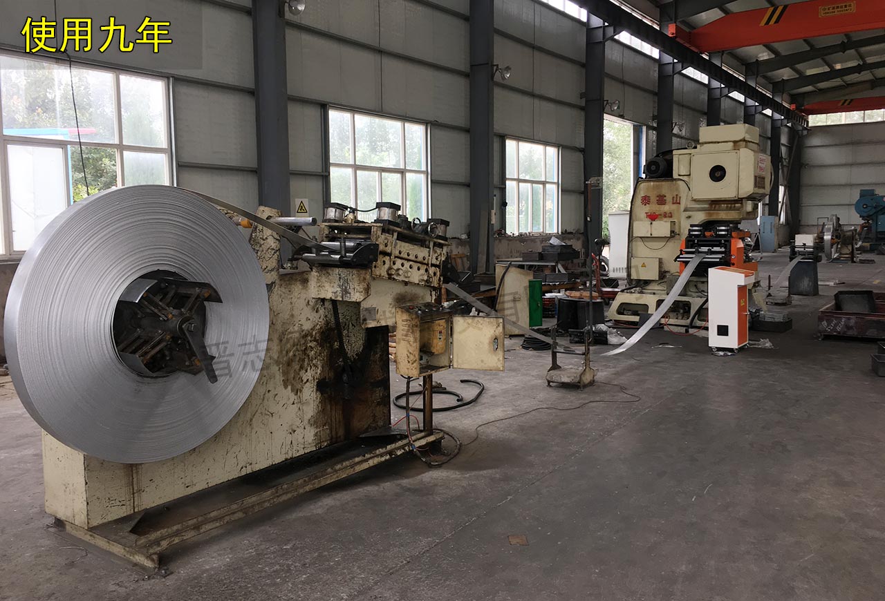 二合一料架兼整平機使用9年 二合一料架兼整平機使用9年