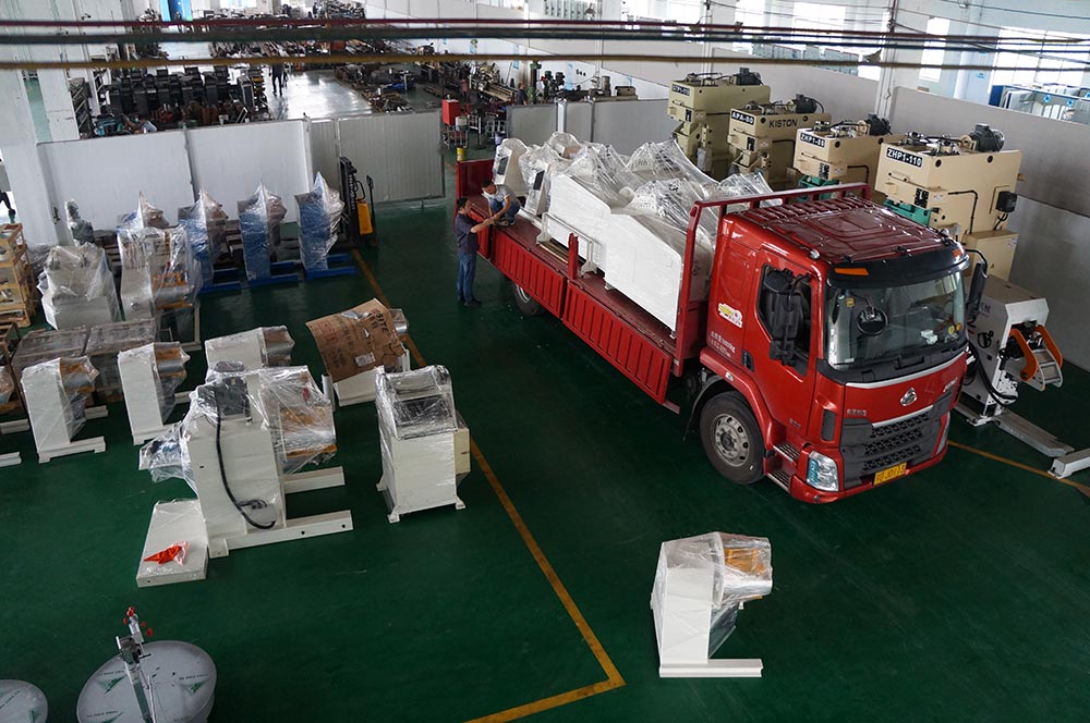 沖床送料機發(fā)貨 沖床送料機發(fā)貨