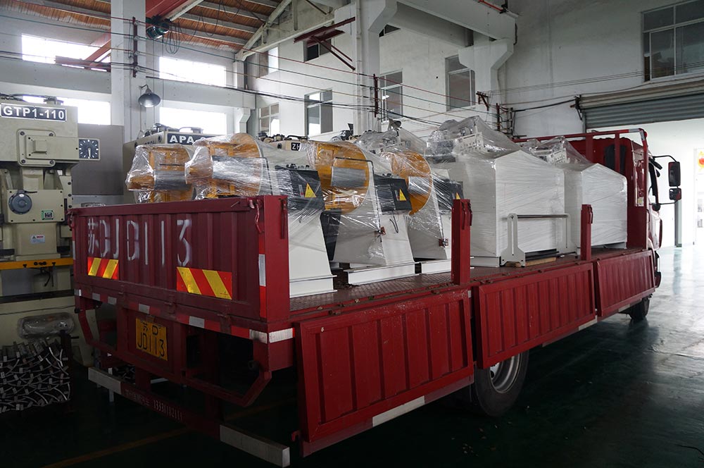 二合一料架兼整平機發(fā)貨 二合一料架兼整平機發(fā)貨