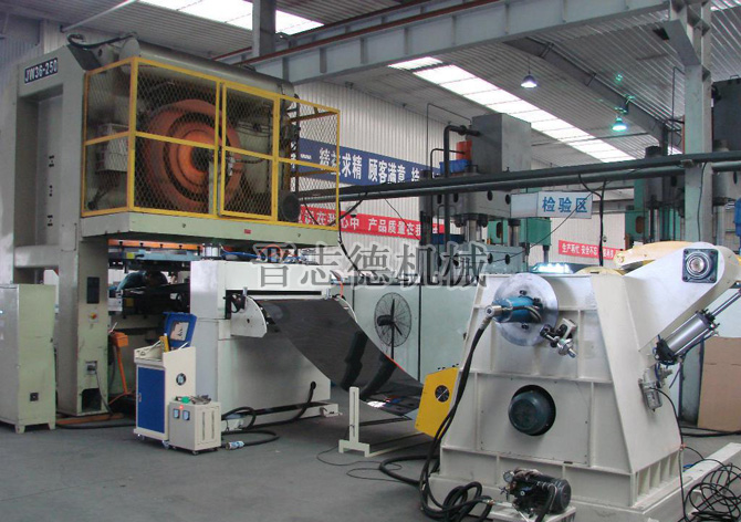 大型NC送料機使用,格力集團使用現(xiàn)場