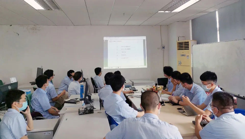 三合一送料機(jī)廠員工培訓(xùn)