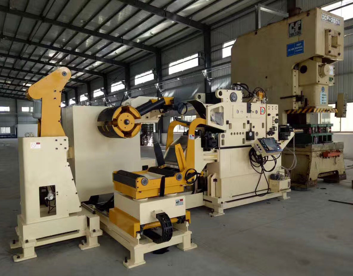 高張力三合一送料機(jī)交付上海汽車廠 高張力三合一送料機(jī)交付上海汽車廠