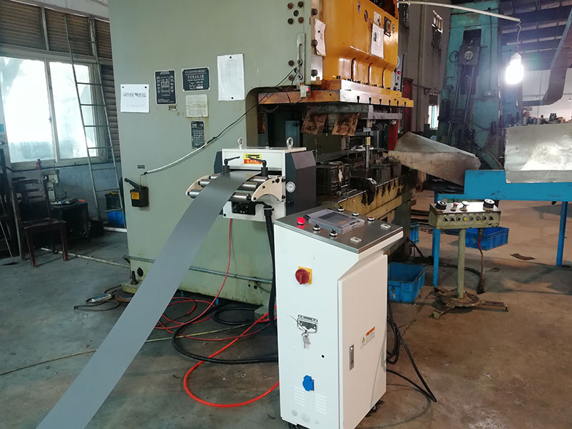 NC伺服送料機使用 NC伺服送料機使用