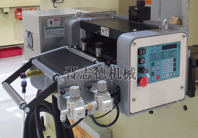 雙料帶NC送料機(jī) 雙料帶NC送料機(jī)